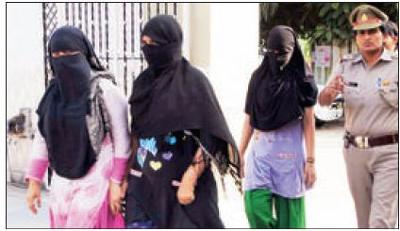 ಕಾಮುಕ ಸಾಲಗಾರನ ಕಿರುಕುಳಕ್ಕೆ ಘೋರ ಶಿಕ್ಷೆ ನೀಡಿದ ಸಹೋದರಿಯರು