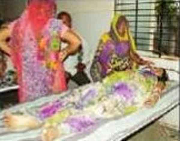 ಸತ್ತ ದನ ಎತ್ತಲು ನಿರಾಕರಿಸಿದ ದಲಿತ ಗರ್ಭಿಣಿ ಮೇಲೆ ಹಲ್ಲೆ