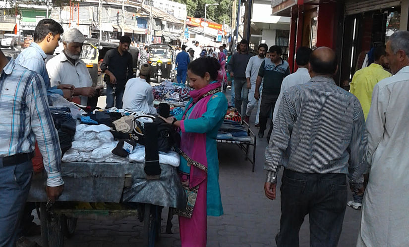 ಕಾಶ್ಮೀರಾದ್ಯಂತ ಕರ್ಫ್ಯೂ ಹಿಂದಕ್ಕೆ