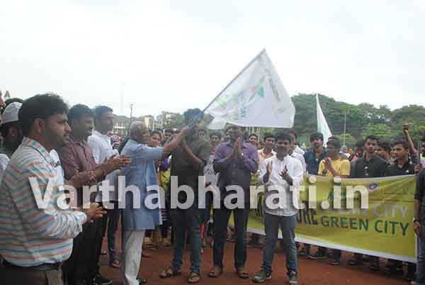 ಬ್ಯಾರೀಸ್ ಇನ್‌ಸ್ಟಿಟ್ಯೂಟ್ ಆಫ್ ಟೆಕ್ನಾಲಜಿ ವತಿಯಿಂದ ಕ್ಲೀನ್ ಸಿಟಿ-ಗ್ರೀನ್‌ಸಿಟಿ ವಾಕಥಾನ್