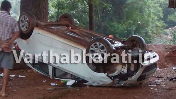 ಕಾರು ಪಲ್ಟಿ: ಬಿಜೆಪಿ ಜಿಲ್ಲಾಧ್ಯಕ್ಷ ಸಹಿತ ಐವರಿಗೆ ಗಾಯ