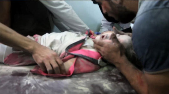 ವೈಮಾನಿಕ ದಾಳಿಯಲ್ಲಿ ಪವಾಡಸದೃಶವಾಗಿ ಪಾರಾದ ಬಾಲಕಿ