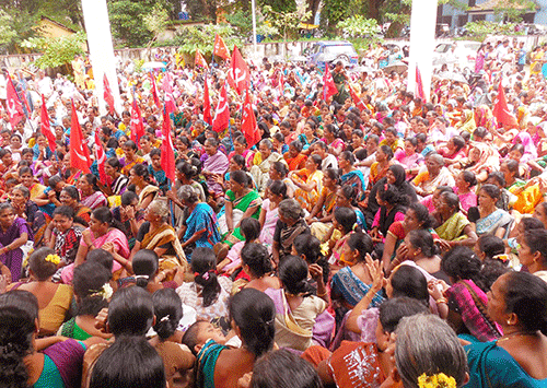 ನಿವೇಶನ ರಹಿತರಿಂದ ಹಕ್ಕುಪತ್ರಕ್ಕಾಗಿ ಧರಣಿ