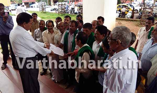 ಕಾವೇರಿ ನೀರನ್ನು ತಮಿಳುನಾಡಿಗೆ ಬಿಡಬಾರದು: ರೈತ ಸಂಘ ಹಸಿರು ಸೇನೆ ಮನವಿ