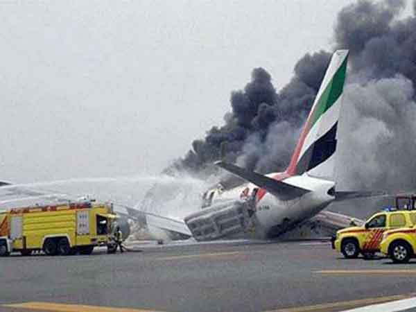 ದುಬೈ ಎಮಿರೇಟ್ಸ್ ವಿಮಾನ ದುರಂತ: ಅಂದು ನಡೆದದ್ದೇನು ?