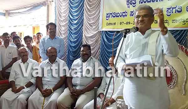 ಆರ್ಥಿಕ ಬಡತನ ದೂರಮಾಡಲು ಹೃದಯ ಶ್ರೀಮಂತಿಕೆ ಬೇಕು: ಡಾ. ಡಿ.ವೀರೇಂದ್ರ ಹೆಗ್ಗಡೆ