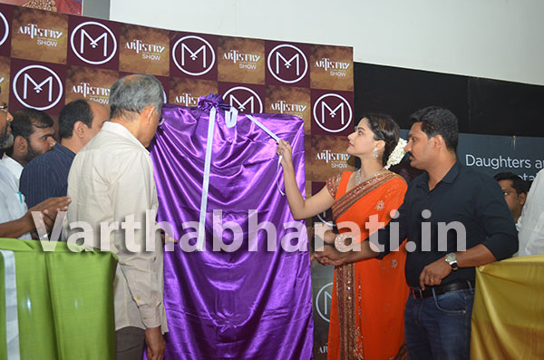 ಮಲಬಾರ್ ಗೋಲ್ಡ್ಸ್- ಡೈಮಂಡ್ಸ್‌ನಿಂದ ನವರಾತ್ರಿಯ ಮೆರುಗು!