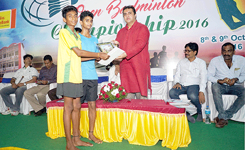 ರಾಜ್ಯಮಟ್ಟದ ಬ್ಯಾಡ್ಮಿಂಟನ್: ವಿಜೇತರಿಗೆ ಬಹುಮಾನ ವಿತರಣೆ
