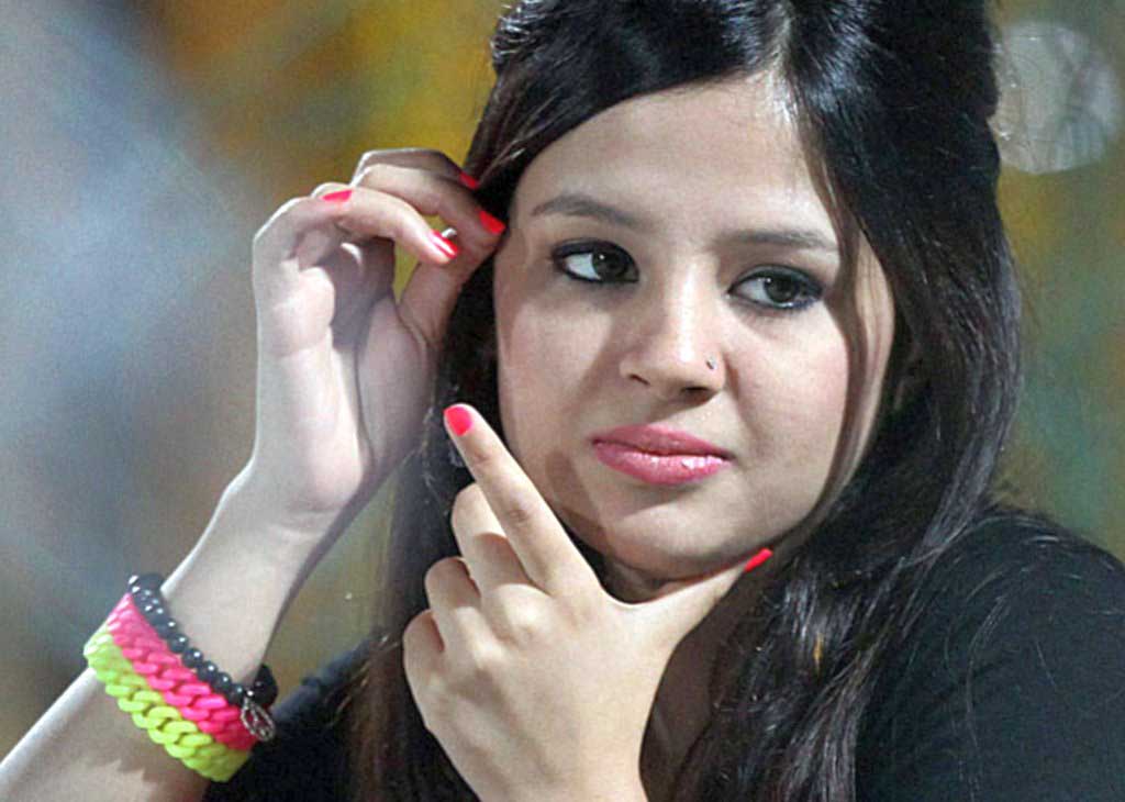 ಬಹುಕೋಟಿ ವಂಚನೆ ಪ್ರಕರಣ: ಧೋನಿ ಪತ್ನಿ ಸಾಕ್ಷಿ ವಿರುದ್ಧ ಎಫ್‌ಐಆರ್