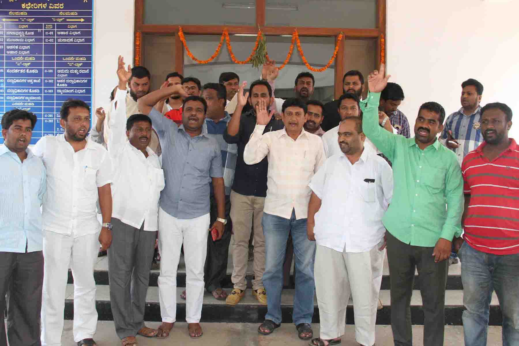 ಏಕರೂಪ ಕಾನೂನು ಹೆಸರಲ್ಲಿ ಇಸ್ಲಾಮ್‌ಗೆ ಘಾಸಿ: ಪ್ರತಿಭಟನೆ