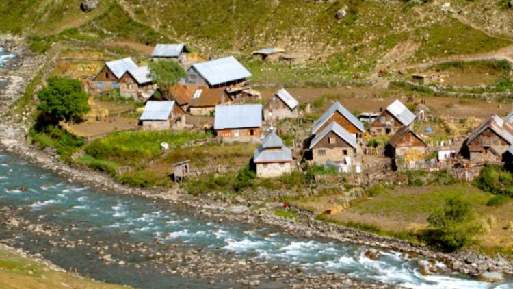 ಧಾರ್ಮಿಕ ಸೌಹಾರ್ದ ಮೆರೆಯುವ ಕಾಶ್ಮೀರದ ಎರಡು ಗ್ರಾಮಗಳು