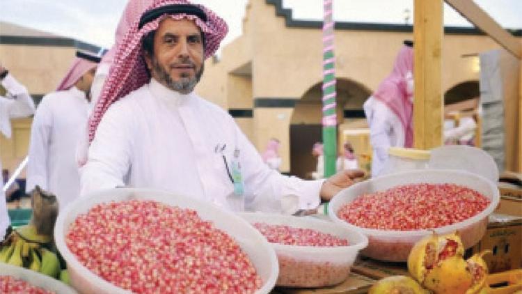 ಸೌದಿ ಅರೇಬಿಯದ ಅಲ್‌ಬಾಹ ದಾಳಿಂಬೆ ಉತ್ಸವಕ್ಕೆ ವಿಪರೀತ ಜನಸಂದಣಿ