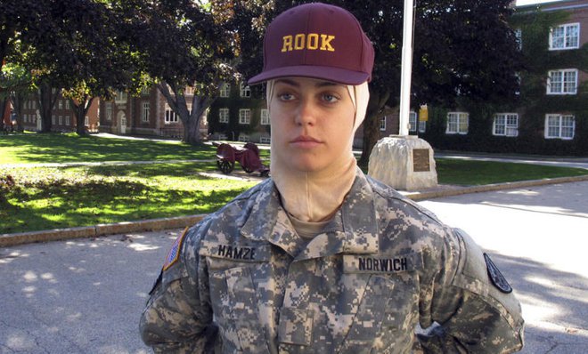 ಹಿಜಾಬ್ ಧರಿಸಿದ ವೆರ್ಮಾಂಟ್ ಮಿಲಿಟರಿ ಕಾಲೇಜಿನ ಪ್ರಪ್ರಥಮ ವಿದ್ಯಾರ್ಥಿನಿ ಸನಾ ಹಂಝಿ