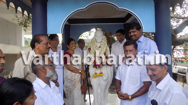 ಪುತ್ತೂರು: ಗಾಂಧಿಕಟ್ಟೆಯಲ್ಲಿ ಗಾಂಧಿ ಪ್ರತಿಮೆಗೆ ಮಾಲಾರ್ಪಣೆ