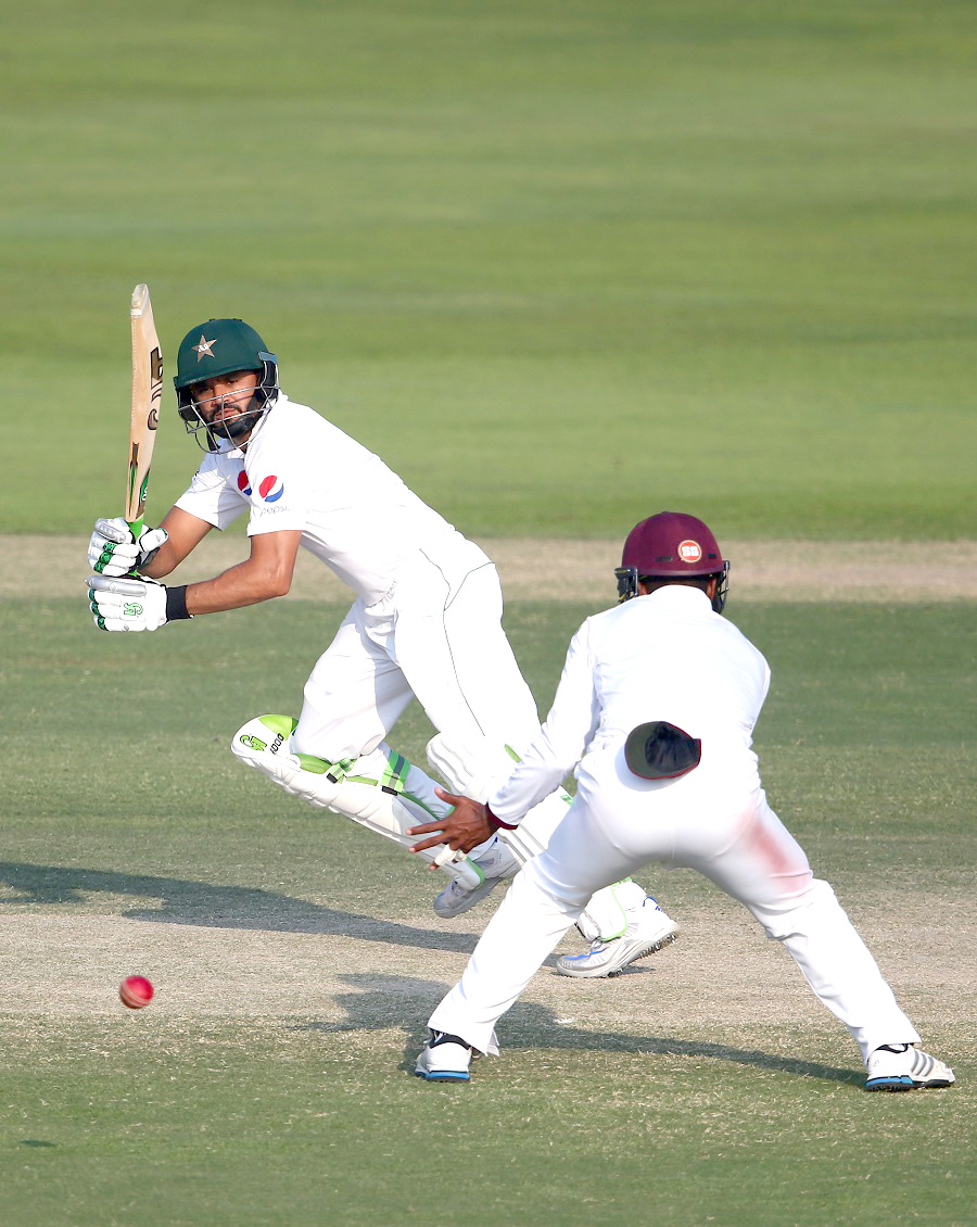 ಎರಡನೆ ಟೆಸ್ಟ್: ಪಾಕಿಸ್ತಾನಕ್ಕೆ ಬೃಹತ್ ಮುನ್ನಡೆ