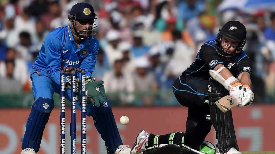 ಮೂರನೆ ಏಕದಿನ: ಭಾರತದ ಗೆಲುವಿಗೆ 286 ರನ್ ಗಳ ಸವಾಲು