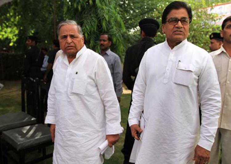 ಸಮಾಜವಾದಿ ಪಕ್ಷದಿಂದ ರಾಮ್ ಗೋಪಾಲ್  ಯಾದವ್  ಆರು ವರ್ಷಗಳ ಕಾಲ ಉಚ್ಚಾಟನೆ