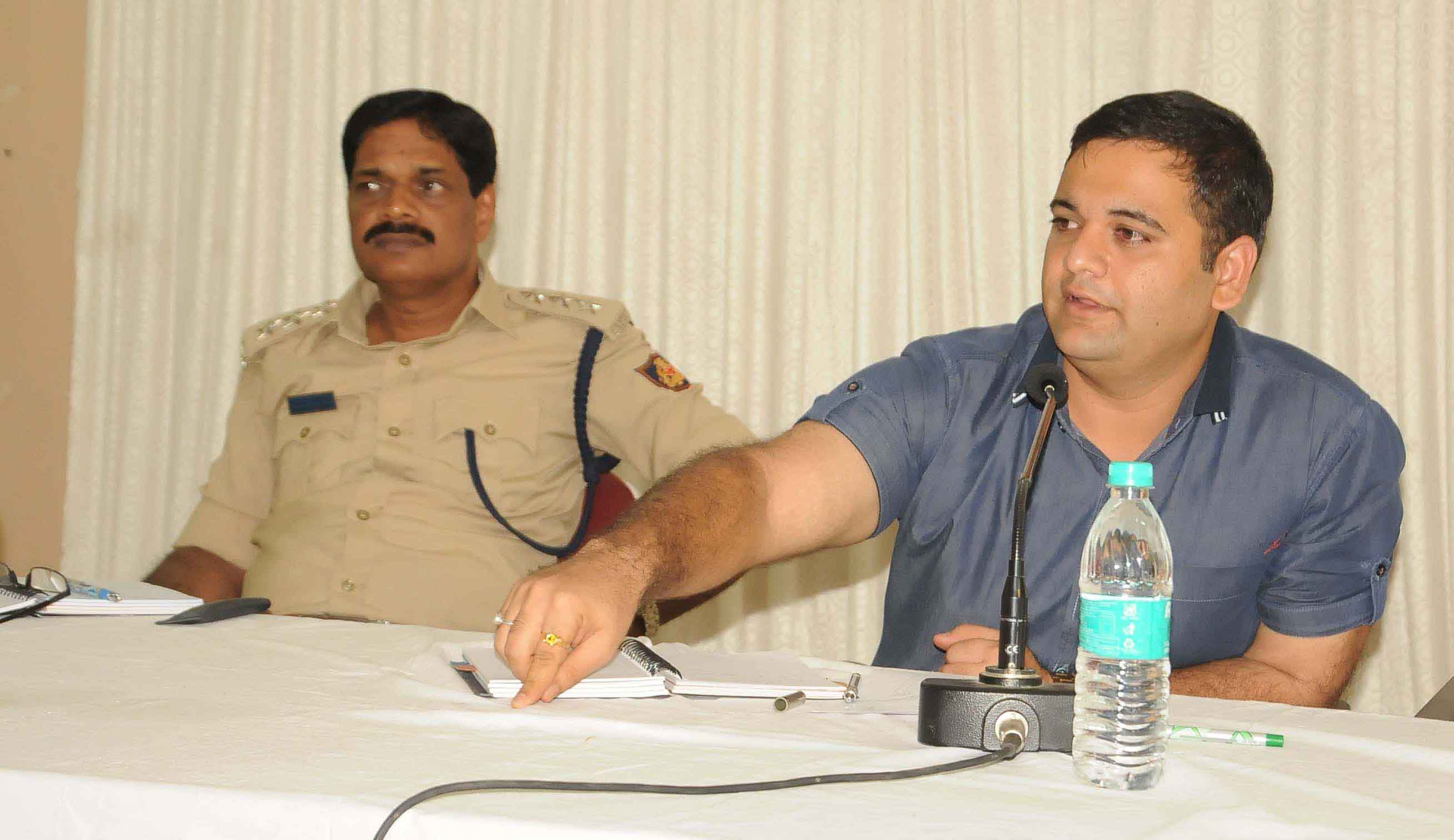 ಜಿಲ್ಲಾ ಪೊಲೀಸ್ ವರಿಷ್ಠಾಧಿಕಾರಿ ಅಭಿನವ್ ಖರೆ