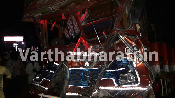 ಬಸ್-ಲಾರಿ ಮಧ್ಯೆ ಅಪಘಾತ: ಇಬ್ಬರು ಗಂಭೀರ