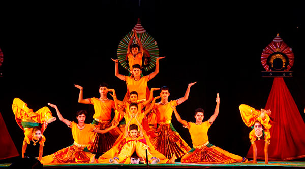 ಉತ್ತರ ಕರ್ನಾಟಕದಲ್ಲಿ ಜನರ ಮನಗೆದ್ದ ಆಳ್ವಾಸ್ ಸಾಂಸ್ಕೃತಿಕ ವೈಭವ