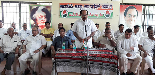 ಕೇಂದ್ರ ಸರಕಾರ ಎಲ್ಲ ಕ್ಷೇತ್ರಗಳಲ್ಲೂ ವಿಫಲ: ವೀರಪ್ಪ ಮೊಯ್ಲಿ