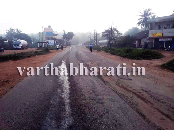 ನಾಗರಿಕರ ಆಕ್ರೋಶಕ್ಕೆ ಸುರತ್ಕಲ್-ಕಾನ-ಎಂಆರ್‌ಪಿಎಲ್ ರಸ್ತೆ ಬಂದ್!