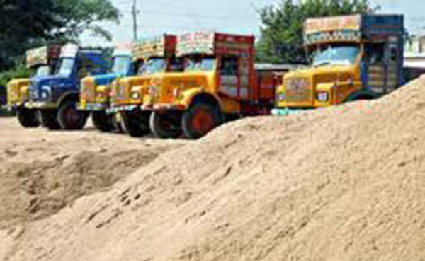 ಲಾರಿಯ ನಂಬರ್ ನೀಡಿದರೆ ಸಾಕು, ಸಿಗುತ್ತದೆ ಒಡಿಶಾದ ಮರಳು ಸಾಗಾಟ ಪಾಸ್!