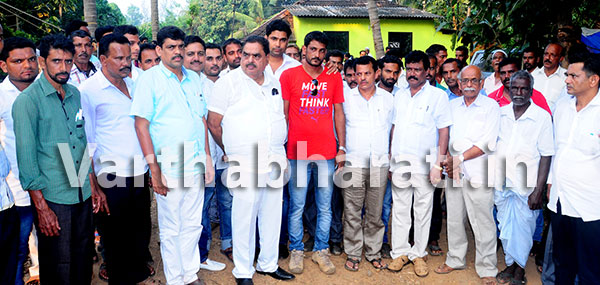 ಮುಲ್ಲರಪಟ್ಣ ಶರೀಫ್ ಮನೆಗೆ ಸಚಿವ ರೈ ಭೇಟಿ: ಕುಟುಂಬಸ್ಥರಿಗೆ ಸಾಂತ್ವನ