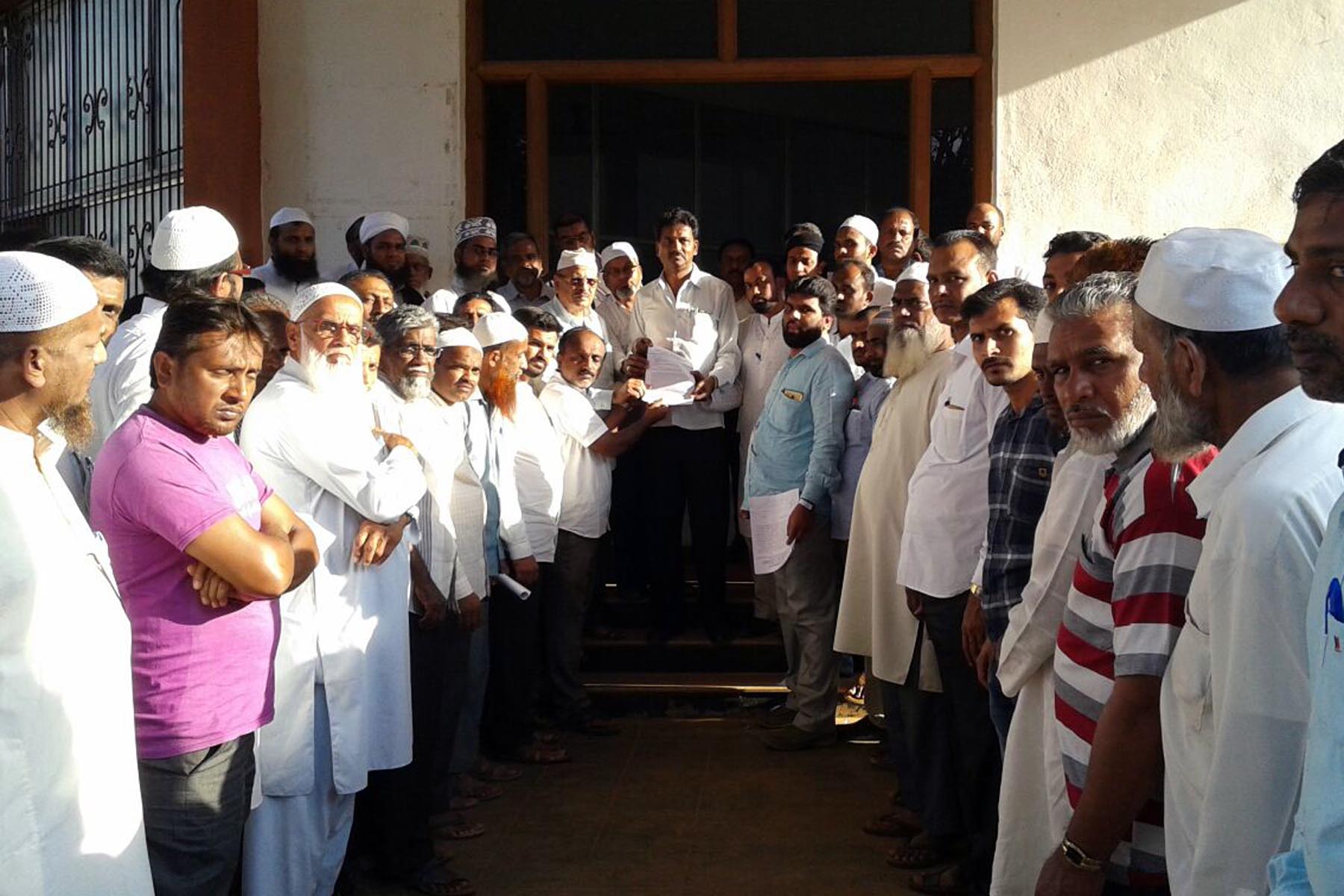 ವೆಯಕ್ತಿಕ ಕಾನೂನಿನಲ್ಲಿ  ಹಸ್ತಕ್ಷೇಪ  ನಿಲ್ಲಿಸಲು ಒತ್ತಾಯ