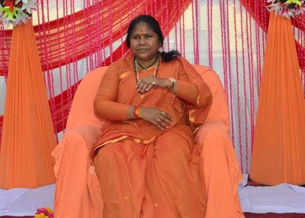 ಲೂಟಿ ಮಾಡಿದ ಹಣ ಹಂಚಿಕೊಳ್ಳುವ ಬಗ್ಗೆ ಮುಲಾಯಂ ಕುಟುಂಬದಲ್ಲಿ ಲಡಾಯಿ: ಸಾಧ್ವಿ ನಿರಂಜನಾ