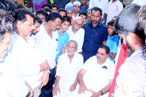 ಮುಲ್ಲರಪಟ್ಣ: ಶರೀಫ್ ಮನೆಗೆ ಸಚಿವ ರೈ ಭೇಟಿ