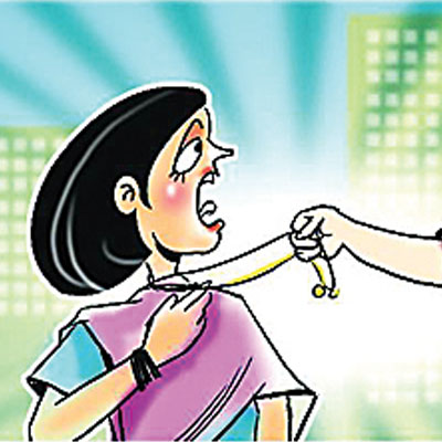 ಮಹಿಳೆಯ ಕುತ್ತಿಗೆಯಿಂದ ಸರ ಎಗರಿಸಿ ಪರಾರಿ