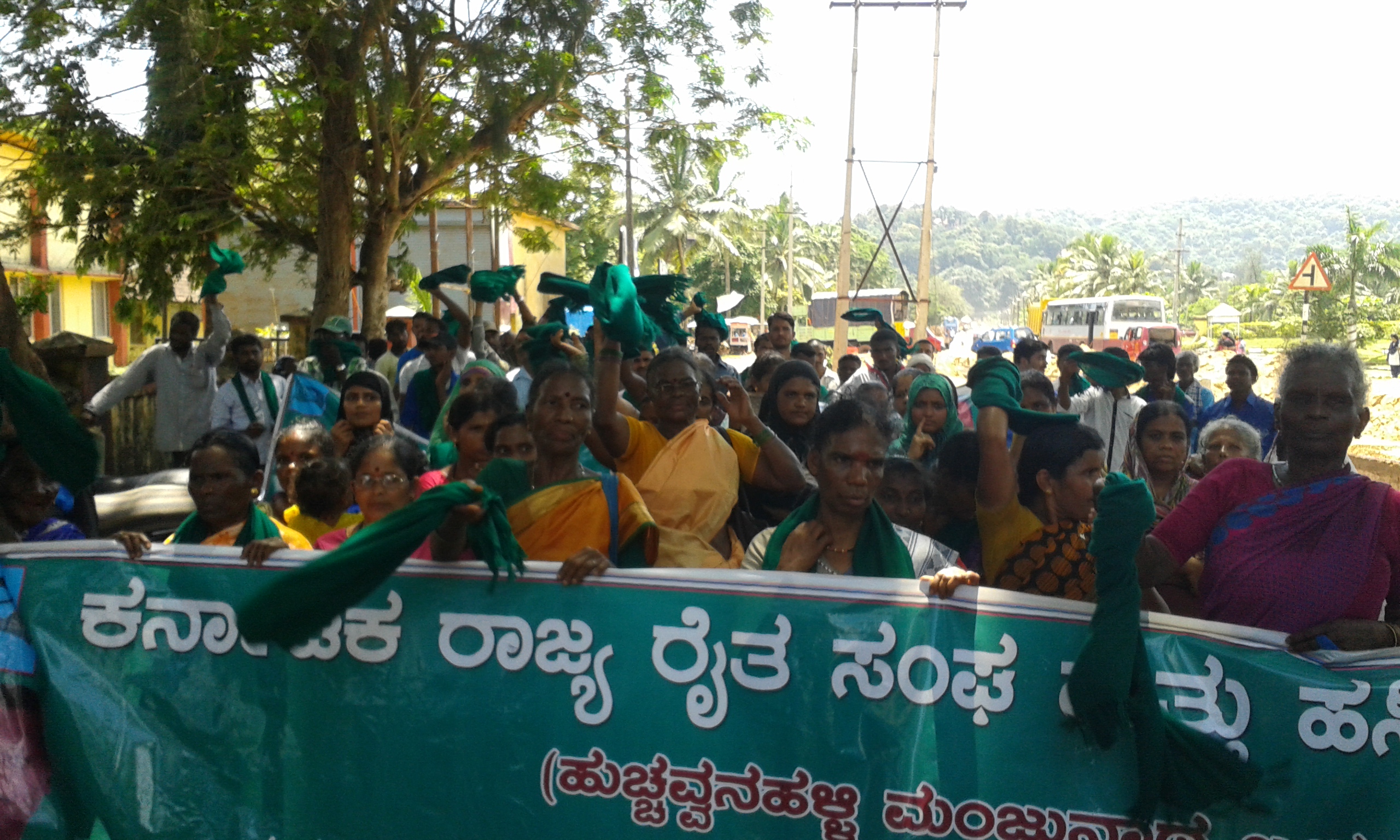 ಕಾರವಾರ: ರೈತರ ಬೇಡಿಕೆ ಈಡೇರಿಸಲು ಜಿಲ್ಲಾಡಳಿತಕ್ಕೆ ಮನವಿ