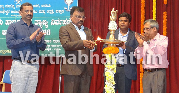 ವೈದ್ಯಕೀಯ ತ್ಯಾಜ್ಯ ವಿಲೇವಾರಿಯನ್ನು ಏಜೆನ್ಸಿ ಮೂಲಕವೇ ಮಾಡಿ