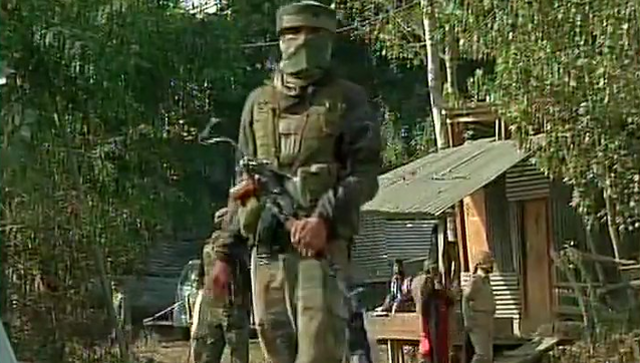 ಕಾಶ್ಮೀರದಲ್ಲಿ ಮೂವರು ಉಗ್ರರ ಹತ್ಯೆ, ಭಾರೀ  ಪ್ರಮಾಣದ ಶಸ್ತ್ರಾಸ್ತ್ರಗಳ ವಶ