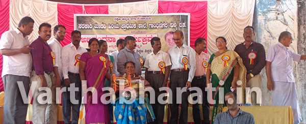 ಸುಳ್ಯ: ಜಿಲ್ಲಾ ಶಿಕ್ಷಕ ಪ್ರಶಸ್ತಿ ವಿಜೇತ ಶಿಕ್ಷಕಿಗೆ ಅಭಿನಂದನೆ