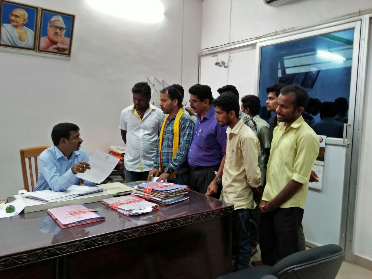 ಅಪಘಾತಕ್ಕೀಡಾದ ಕುಟುಂಬಕ್ಕೆ ಪರಿಹಾರ ನೀಡಲು ಜಿಲ್ಲಾಧಿಕಾರಿಗೆ ಮನವಿ