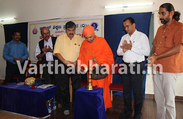 ‘ಆಳ್ವಾಸ್ ಚಿತ್ರಸಿರಿ’ ರಾಜ್ಯಮಟ್ಟದ  ಚಿತ್ರಕಲಾ ಶಿಬಿರಕ್ಕೆ ಚಾಲನೆ