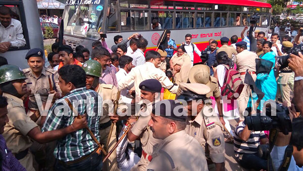 ಟಿಪ್ಪು ಜಯಂತಿಗೆ ವಿರೋಧ: ಬಿಜೆಪಿಗರಿಂದ ಕಪ್ಪುಬಾವುಟ ಪ್ರದರ್ಶನ