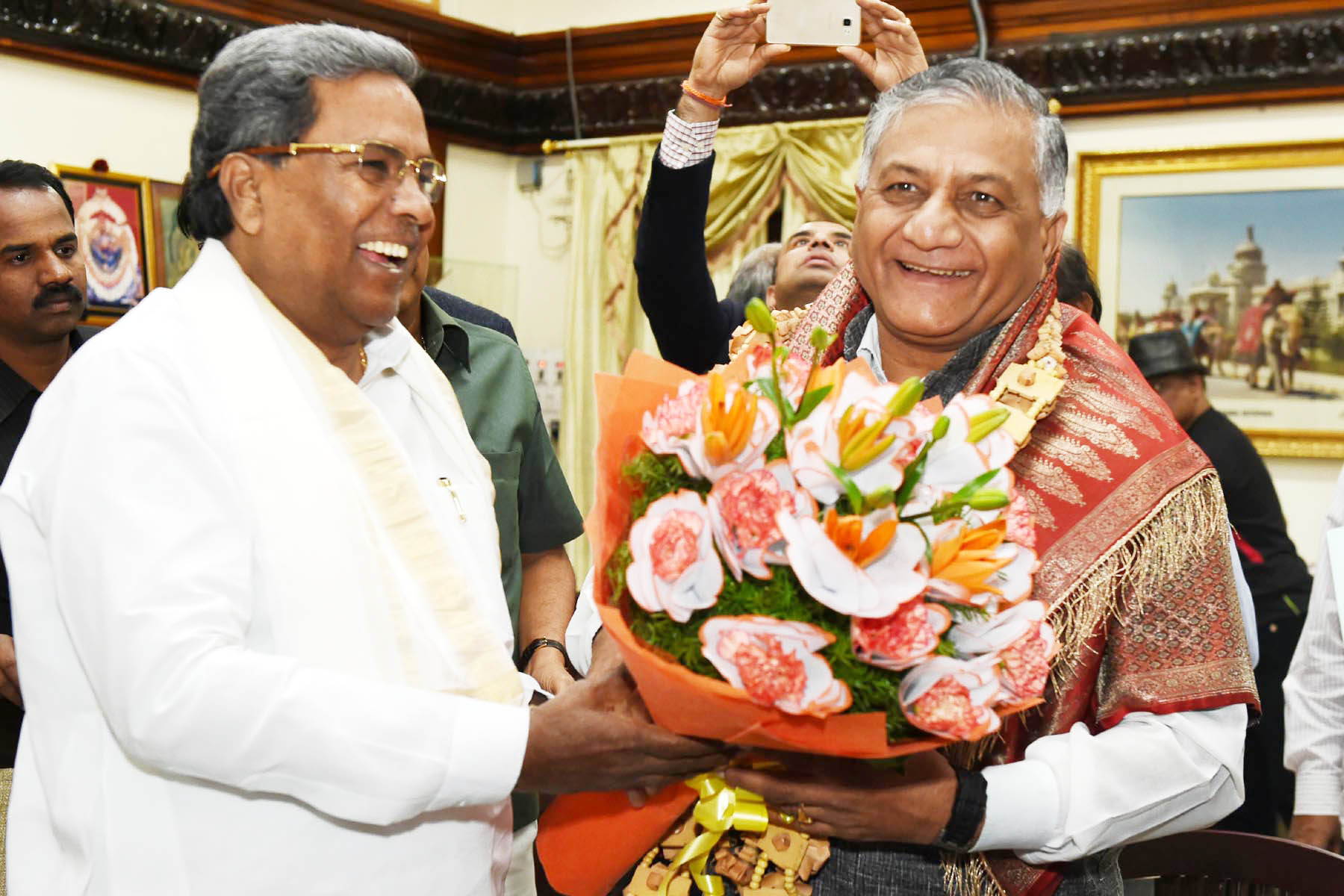 ಸಿಎಂ ಭೇಟಿ ಮಾಡಿದ ವಿ.ಕೆ.ಸಿಂಗ್