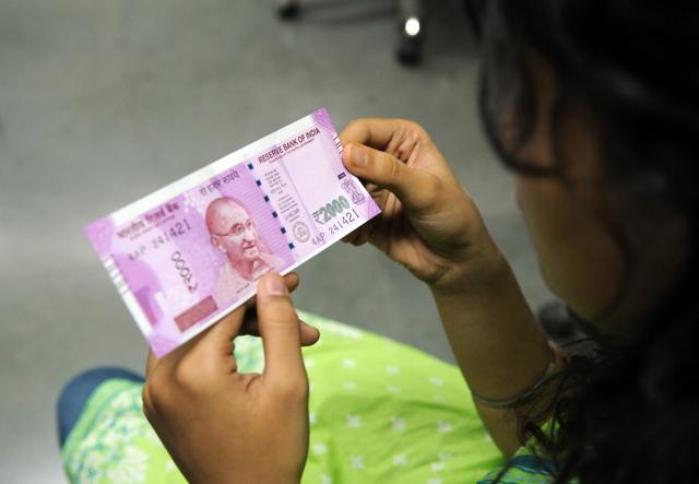 ನೋಟು ಅಮಾನ್ಯ ನಿರ್ಧಾರದಿಂದ ಕಿರು ಉದ್ದಿಮೆ, ಗ್ರಾಮೀಣ ಗ್ರಾಹಕರ ಮೇಲೆ ಹೆಚ್ಚಿನ ಪರಿಣಾಮ