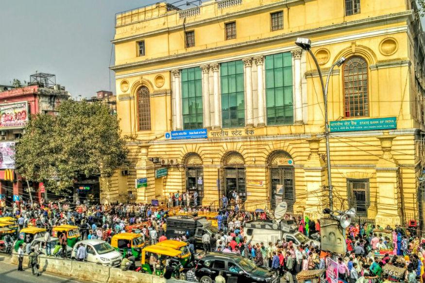 ಎಟಿಎಂ ನಲ್ಲಿ ನಿಂತು ಬಸವಳಿದ ಈ ಮಹಿಳೆ ಮಾಡಿದ್ದೇನು ಗೊತ್ತೇ ?