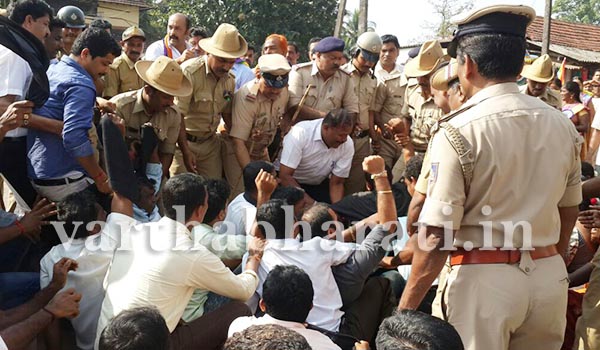 ವೇಣೂರು: ಕಾಂಗ್ರೆಸ್ ಕಾರ್ಯಕರ್ತರಿಂದ ಸಪ್ತಾಹ ಮೆರವಣಿಗೆಗೆ ಅಡ್ಡಿ