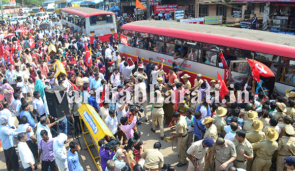 ಭೂಮಿ, ವಸತಿಗೆ ಆಗ್ರಹಿಸಿ ಜಿಲ್ಲಾಧಿಕಾರಿ ಕಚೇರಿಗೆ ಮುತ್ತಿಗೆ ಹಾಕಿದವರ ಬಂಧನ
