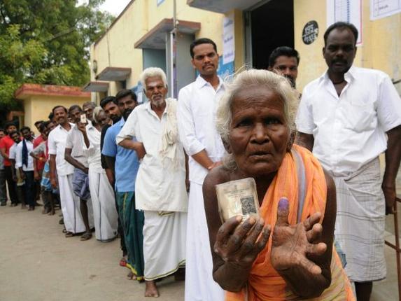 ಉಪಚುನಾವಣೆ : 4ಲೋಕಸಭೆ, 8 ವಿಧಾನಸಭಾ ಕ್ಷೇತ್ರಗಳಿಗೆ ಮತದಾನ ಶುರು