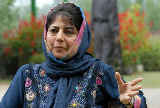 ಮೆಹಬೂಬ ಮುಫ್ತಿಯ ಮನೆ ಮುಂದೆ ಕಾಗೆಗಳ ಸಾಮೂಹಿಕ ಸಾವು