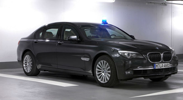 ಎಲ್ಲರ ಬಿಎಂಡಬ್ಲ್ಯು ಗೆ ಒಂದು ಬೆಲೆ, ಅಂಬಾನಿಯ ಬಿಎಂಡಬ್ಲ್ಯುಗೆ ಬೇರೆಯೇ ಬೆಲೆ !