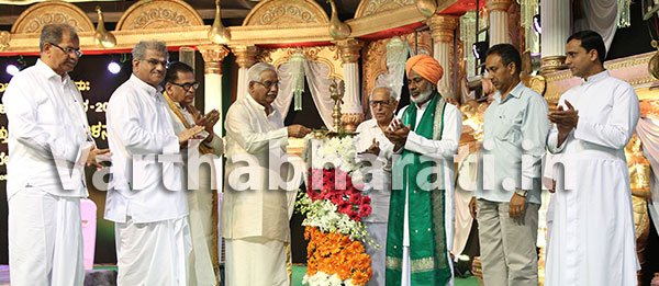 ಮನುಷ್ಯ ಮನುಷ್ಯನಾಗಿ ಬದುಕುವುದೇ ಧರ್ಮ: ವಿ. ಗೋಪಾಲಗೌಡ