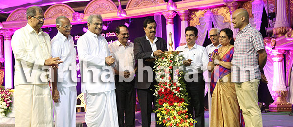 ಹೃದಯಗಳನ್ನು ಕಟ್ಟುವ ಕಾರ್ಯ ಮಾಡಬೇಕು: ಮನು ಬಳಿಗಾರ್