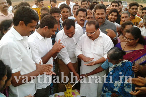 ಅಂಬ್ಲಮೊಗರು: ಎಲ್ಯಾರ್ ನಲ್ಲಿ ನೂತನ ಪ್ರಾಥಮಿಕ ಆರೋಗ್ಯ ಕೇಂದ್ರಕ್ಕೆ ಸಚಿವರಿಂದ ಶಂಕುಸ್ಥಾಪನೆ